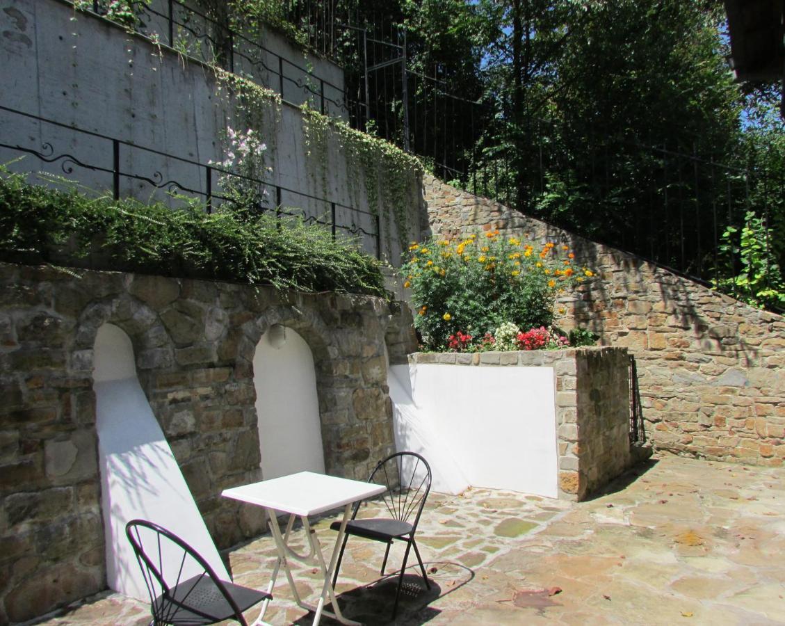 Home With The Veranda Veliko Tărnovo Exteriör bild