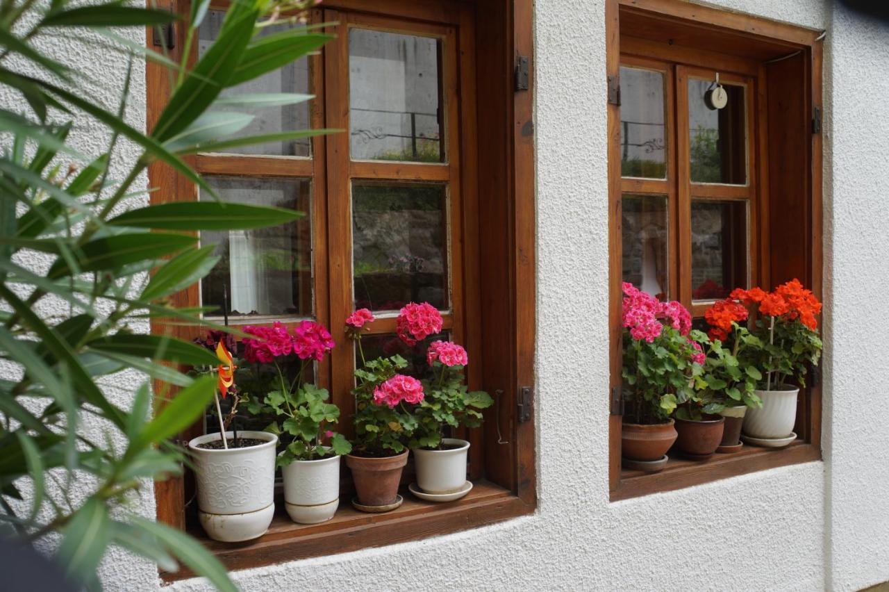 Home With The Veranda Veliko Tărnovo Exteriör bild